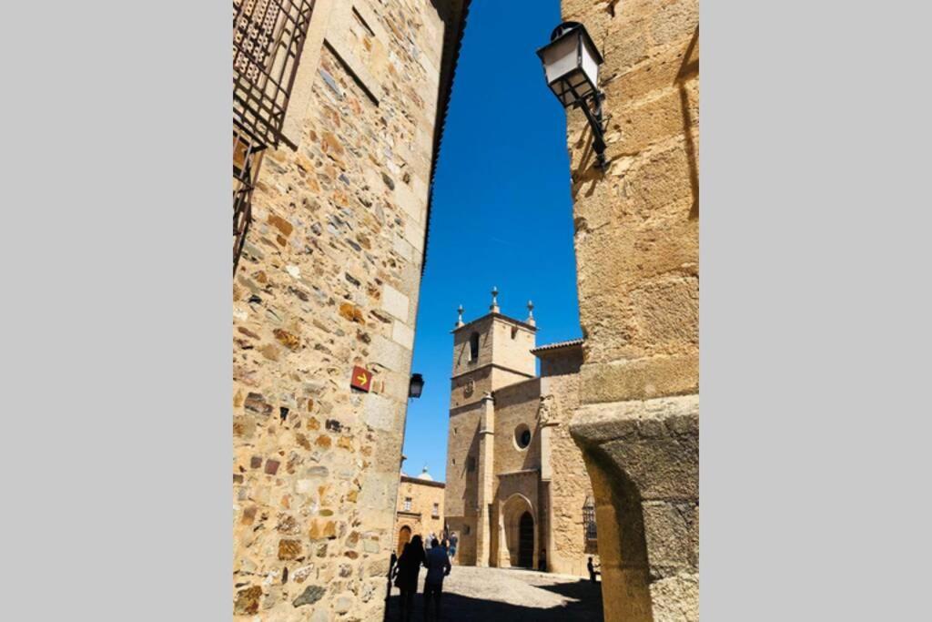 El Escondite De La Muralla Caces 외부 사진